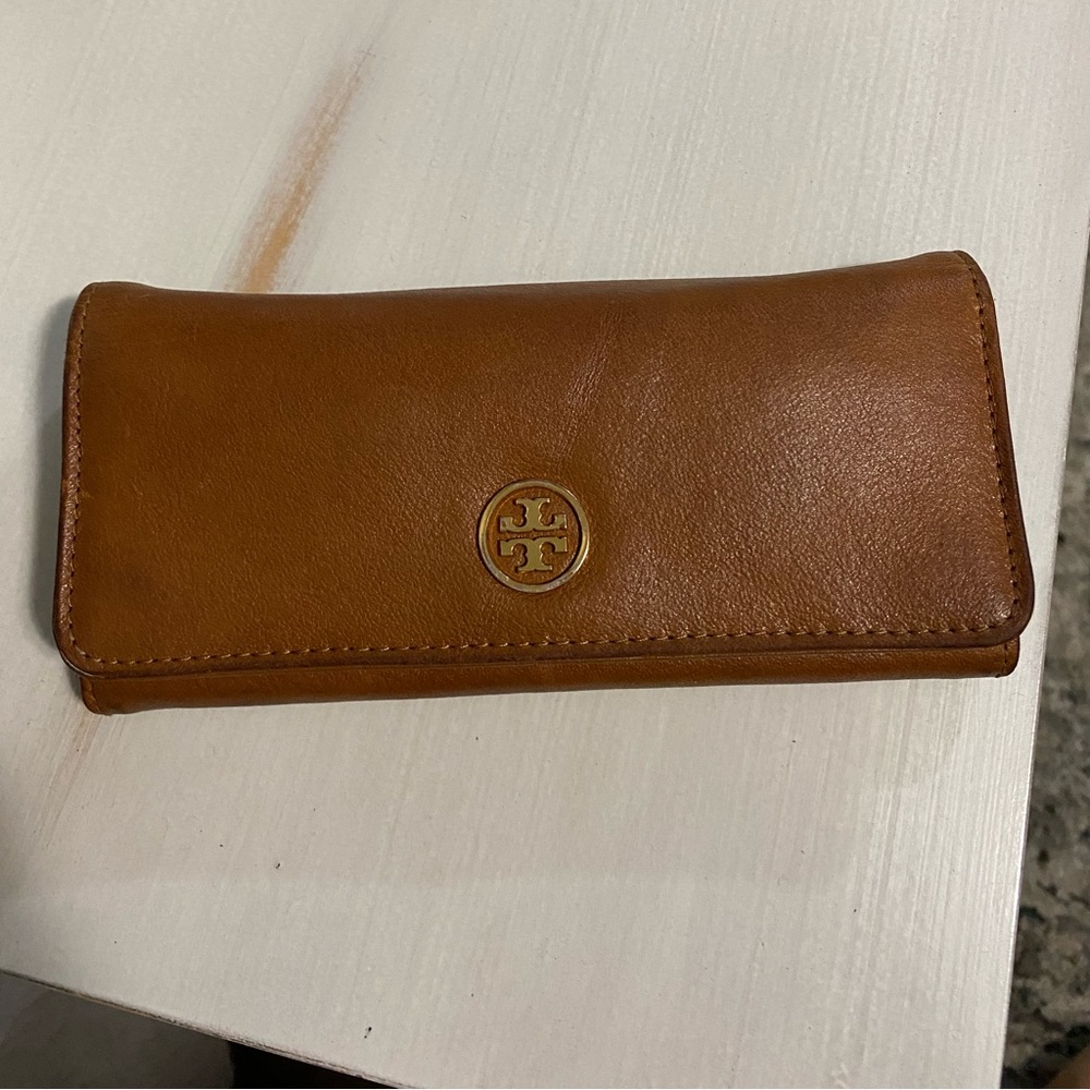 Tory Burch wallet.